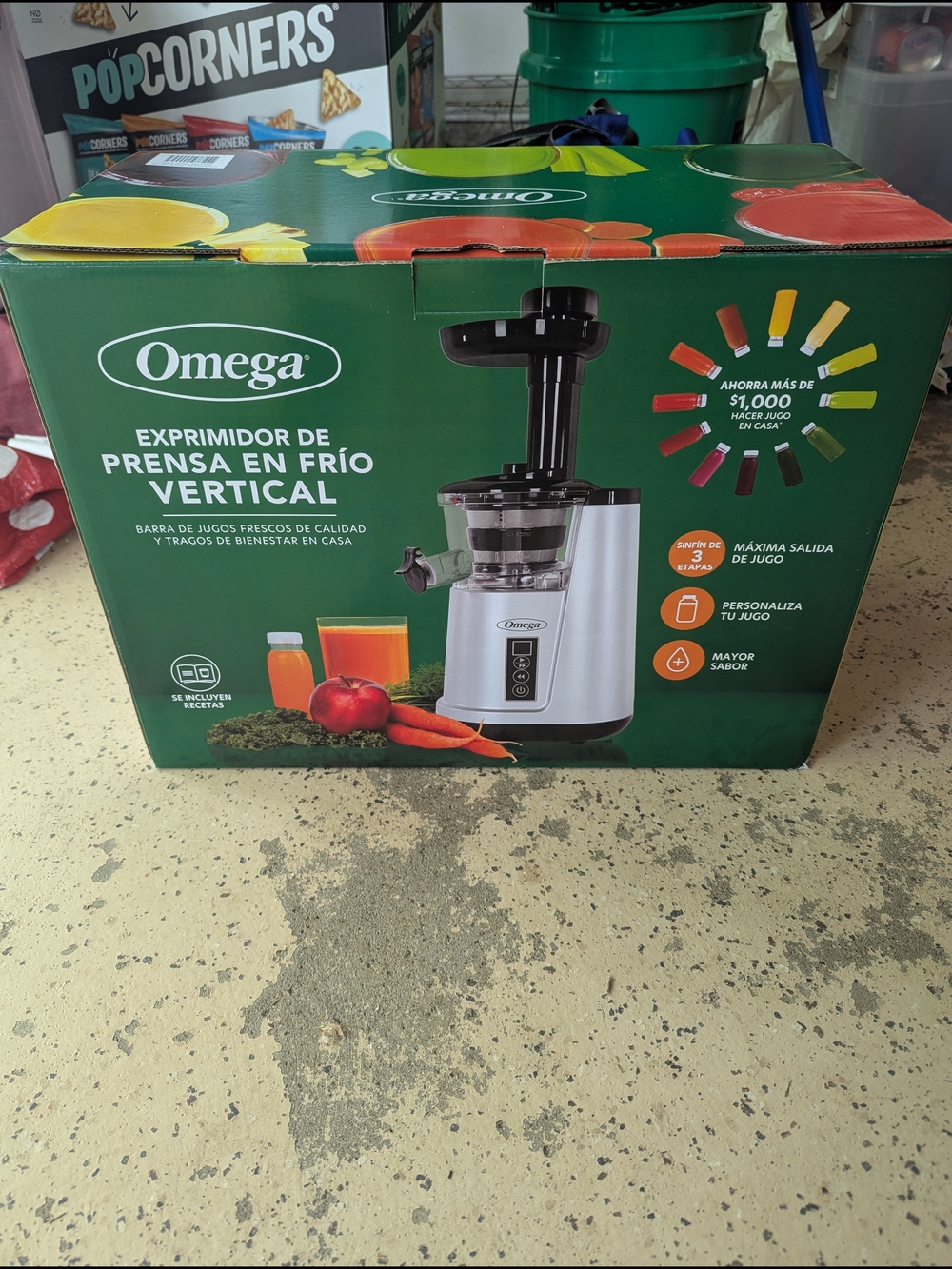 Omega Vertical Cold Press Juicer with Green Packaging